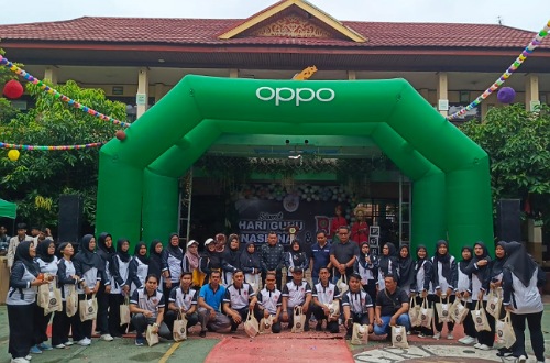 Momen HUT ke-80 PGRI dan HGN 2025 di SMK PGRI Pekanbaru.(foto: barkah/halloriau.com)