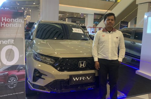 Honda WR-V Warna Sand Khaki Pearl menghadir di Living World Pekanbaru (foto/int)