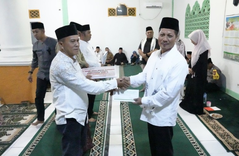 Wabup Muklisin Safari Ramadan di Masjid Ar- Ridho Desa Geringging Baru (foto/ultra)