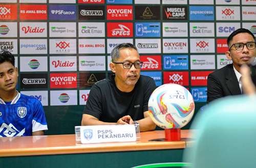 Pelatih Kepala PSPS Pekanbaru, Aji Santoso.(foto: istimewa)