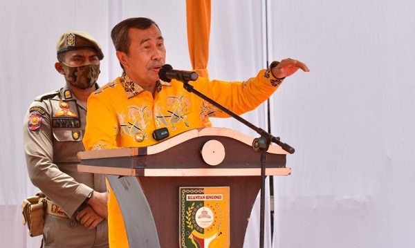 Gubernur Riau H Syamsuar