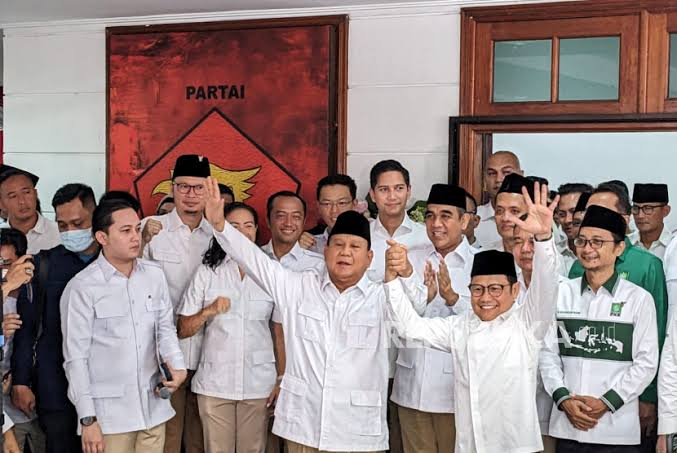 Ketum Gerindra, Prabowo Subianto dan Ketum PKB, Muhaimin Iskandar saat meresmikan Sekber untuk Pemilu 2024.(foto: int)