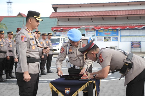 Kapolres Inhu, AKBP Fahrian Saleh Sertijab lima Kapolsek (foto/andri)