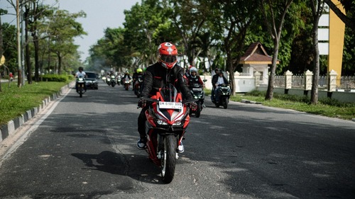 Honda Riau Kampanyekan #Cari_Aman, Wajib Pakai Helm dan Jaket saat Berkendara