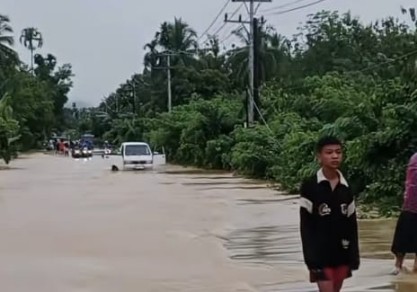 Kalaksa BPBD Kabupaten 50 Kota, Rahmadinol sebut Lintas Riau-Sumbar sudah bisa dilewati (foto/Tiktok)