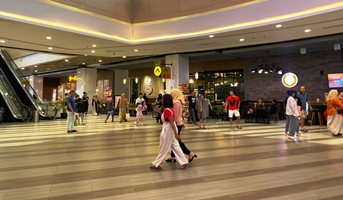 Suasana di Mal Living World Pekanbaru.(foto: sri/halloriau.com)