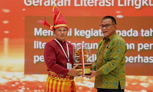 Menteri LH, Jumhur dorong pelaku usaha garap bisnis karbon (foto/kompas)