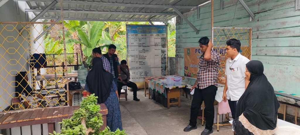 Kantin SDN 03 Bengkalis, tempat para siswa korban keracunan membeli jajanan minuman sachet.(foto: zulkarnaen/halloriau.com)