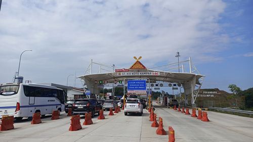 Pintu Tol XIII Koto Kampar.(foto: hk)