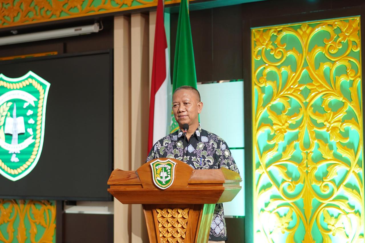 Prof Dr rer.pol Syafrinaldi, MCL sebagai Rektor Universitas Islam Riau (foto/ist)