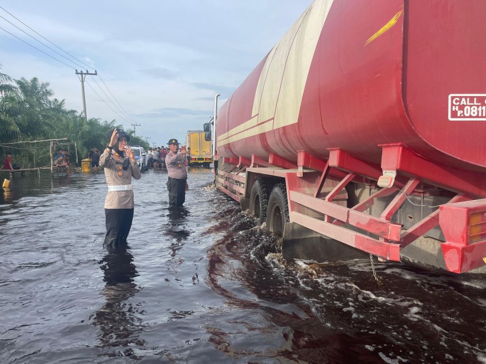 Jalintim Km 83 Pelalawan kembali berlaku dua arah (foto/MCRiau)