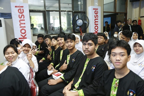 Telkomsel menghadirkan Internet BAIK Festival (IBFEST) 2025 yang berlangsung di SMAN 3 Bogor. (Foto: Istimewa)