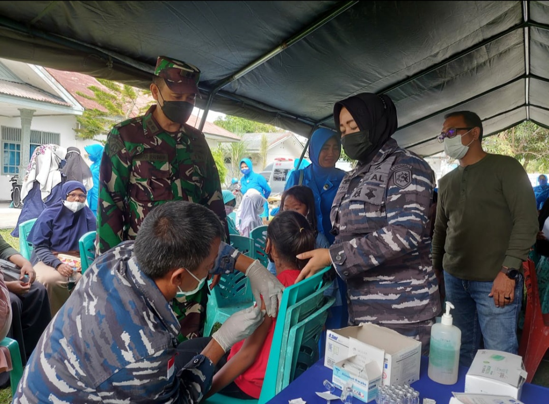 Lanal Dumai Gelar Vaksinasi Anak Usia 6 - 11 Tahun. 