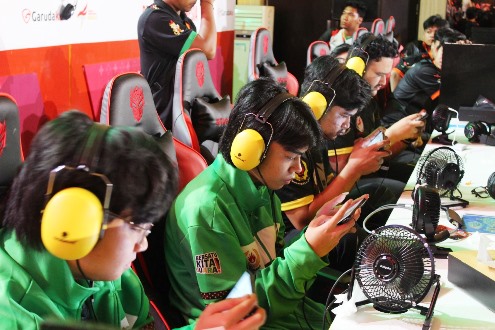 Tri dukung fasilitas E-Sport di PON XXI Aceh-Sumut 2024.(foto: istimewa)