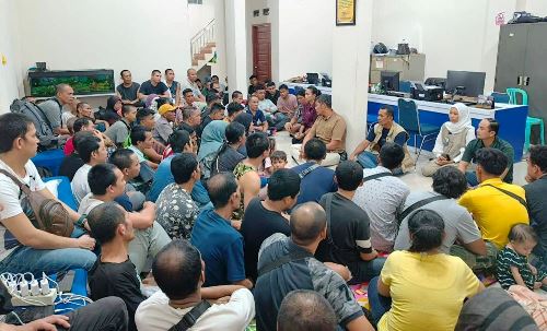 BP3MI Riau fasilitasi kepulangan imigran ilegal.(foto: mcr)