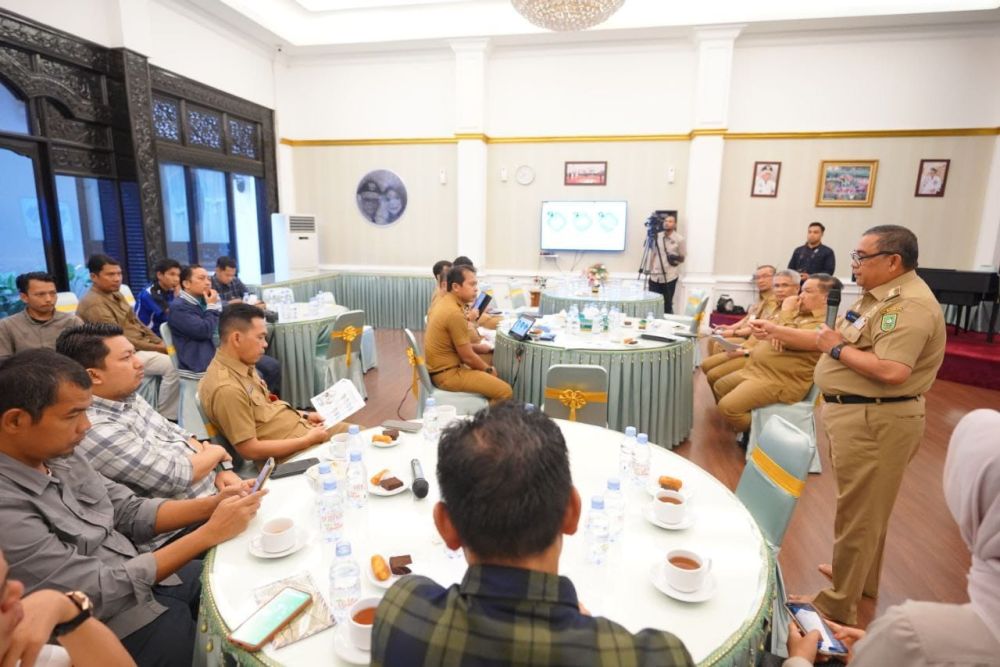 Plt Gubri Edy Natar Nasution coffee morning bersama media (foto/int)