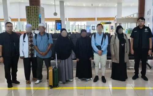Enam calon jemaah haji diduga nonprosedural ditunda berangkat di Bandara Pekanbaru (foto/tribunpku)