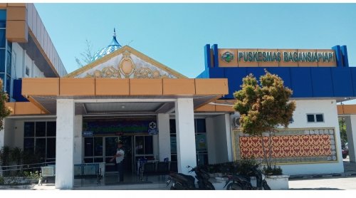 Puskesmas Bagansiapiapi berdiri megah di Jalan Jambu, Bagansiapiapi (foto/afrizal)