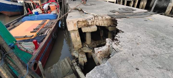 Turap Pelabuhan Camat ambruk untuk yang kelima kalinya