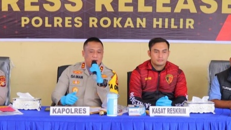 Ekspos kasus pembunuhan pacar di Rokan Hilir (foto/detik)