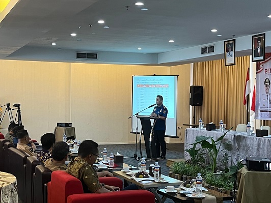 Pj Wako Risnandar hadiri sosialisasi pendidikan politik bagi RT/RW dan LPM Kecamatan Marpoyan Damai dan Bukit Raya (foto/Dini)