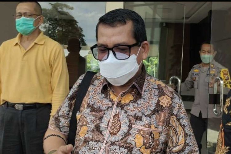 Ini Alasan Rektor Belum Copot Dekan FISIP Unri