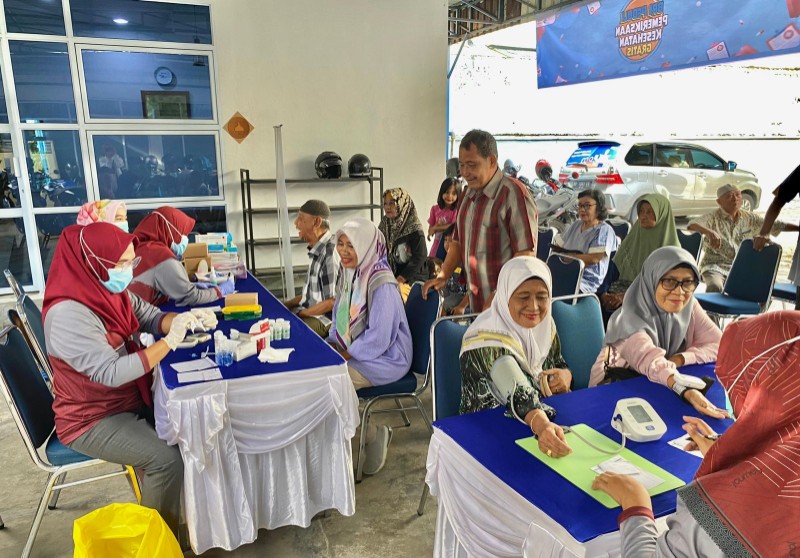 Program pemeriksaan kesehatan gratis menjadi kegiatan rutin dilaksanakan BRI RO Pekanbaru (foto/Yuni)