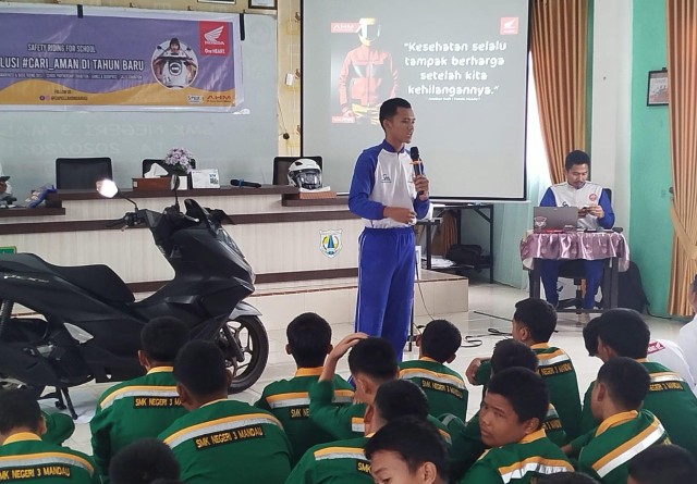CDN Konsisten Sebagai Pelopor Keselamatan Berkendara, Ini Tips Pelajar #Cari_Aman