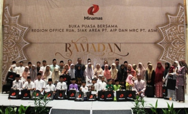 Minamas Plantation Breaks the Fast Together to Strengthen Synergy with Stakeholders and Orphans (photo/ist)