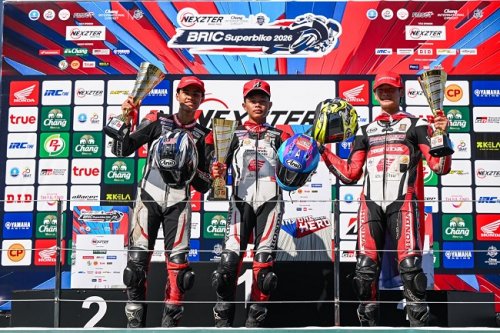 Resky Yusuf Hermawan (tengah) meraih podium perdananya yakni podium pertama di race pertama Idemitsu Honda Thailand Talent Cup 2026 seri kelima, Chang International Circuit, Buriram, Thailand, Sabtu (17/10)