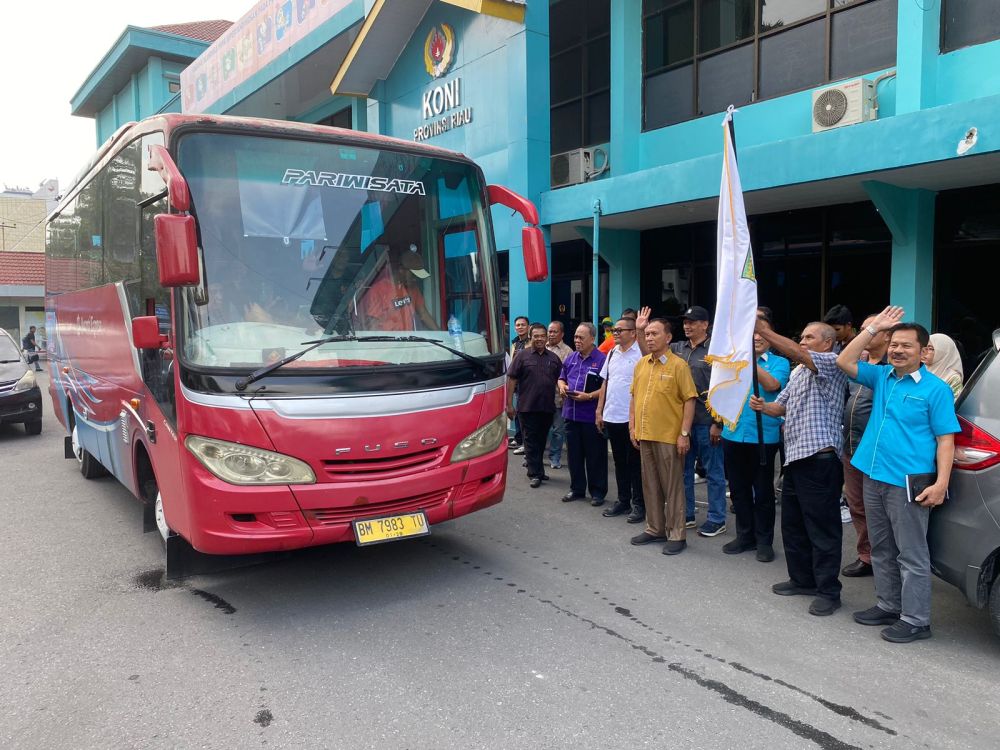 Pelepasan kontingen dayung Riau ke PON XII 2024 Aceh-Sumut.(foto: mcr)