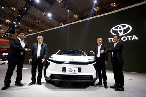 Toyota Ramaikan GIIAS 2025, Debut Lokal bZ4X dan Komitmen Toyota Ada untuk Indonesia