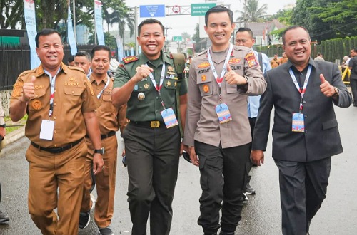 Bupati Kuansing, Suhardiman Amby bersama Ketua DPRD Kuansing, Juprizal hadiri Rakornas di Bogor.(foto: ultra/halloriau.com)