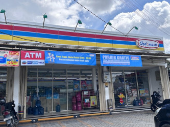 Parkir di Indomaret dan Alfamart kini gratis.(ilustrasi/int)