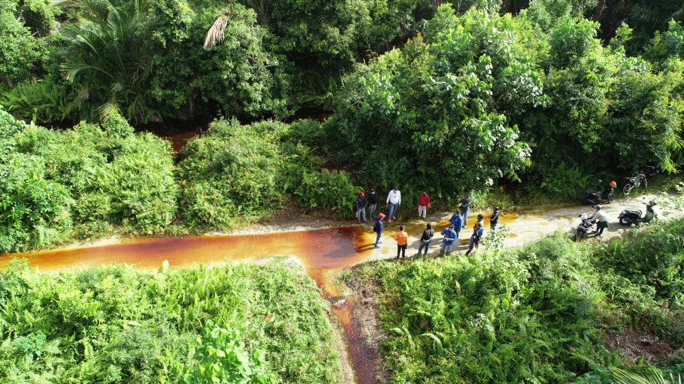 Jalan lintas Lukun - Sungai Tohor yang sering kebanjiran akibat sekat Kanal 