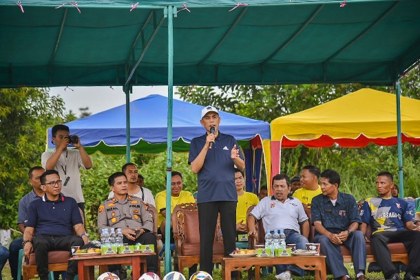 Walikota Dumai H. Paisal membuka turnamen sepak bola Persada Cup tingkat Kota Dumai 2023 di lapangan Purnama (foto/bambang)