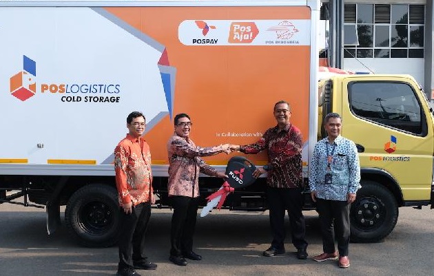 PT Krama Yudha Tiga Berlian Motors (KTB), distributor resmi kendaraan niaga Mitsubishi Fuso di Indonesia, melakukan serah terima 1 unit demo truk Fuso Canter Cold Chain kepada PT. Pos Logitsik Indonesia (PT. Poslog). (Foto: KTB)