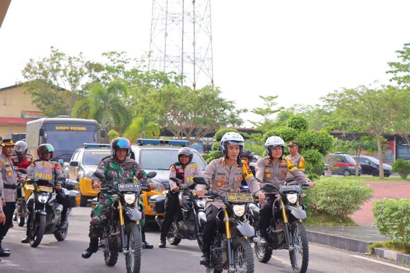 Polres Rohil dan Kodim 0321 berpatroli dialogis (foto/zal)