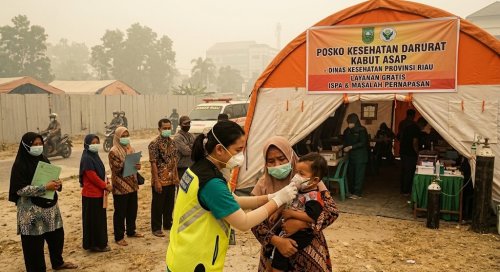 Kemenkes dan Diskes Riau dirikan posko kabut asap.(ilustrasi/AI/halloriau.com)