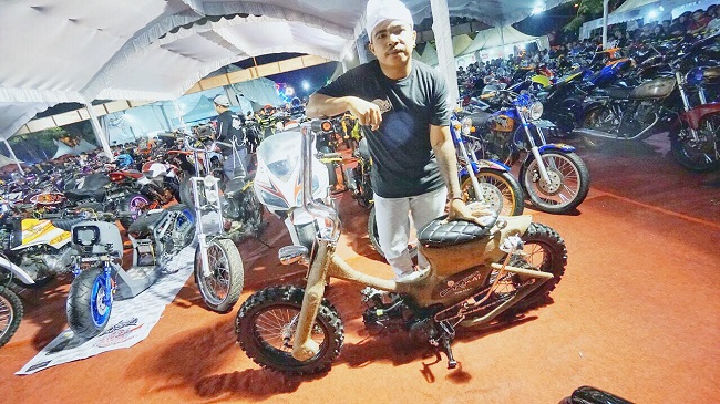 Kreatifitas modifikator sepeda motor di Tanah Air kembali diwadahi dalam ajang kreasi Honda Modif Contest (HMC) 2021