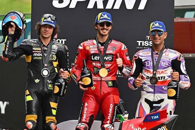 Marco Bezzecchi, Francesco Bagnaia dan Jorge Martin.(foto: int)