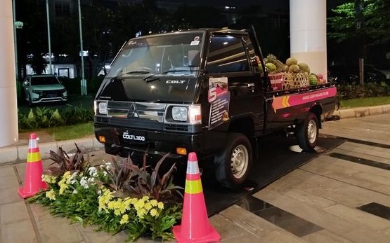 Mitsubishi New Colt L300