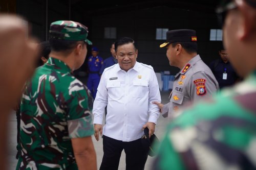Kapolda Riau Irjen Pol, Herry bersama Plt Gubernur Riau SF Hariyanto (foto/ist)