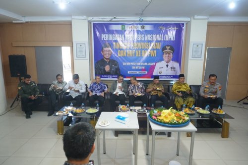 Momen peringatan HPN dan HUT ke -80 PWI di Kantor PWI Riau.(foto: mcr)