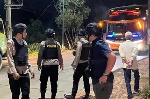 Tim Raga amankan pelaku pungli di Dumai.(foto: int)