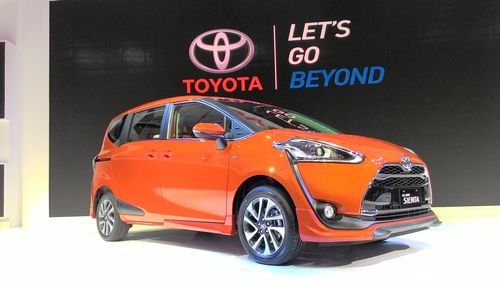 Mei, Toyota Sienta Mejeng di Pekanbaru