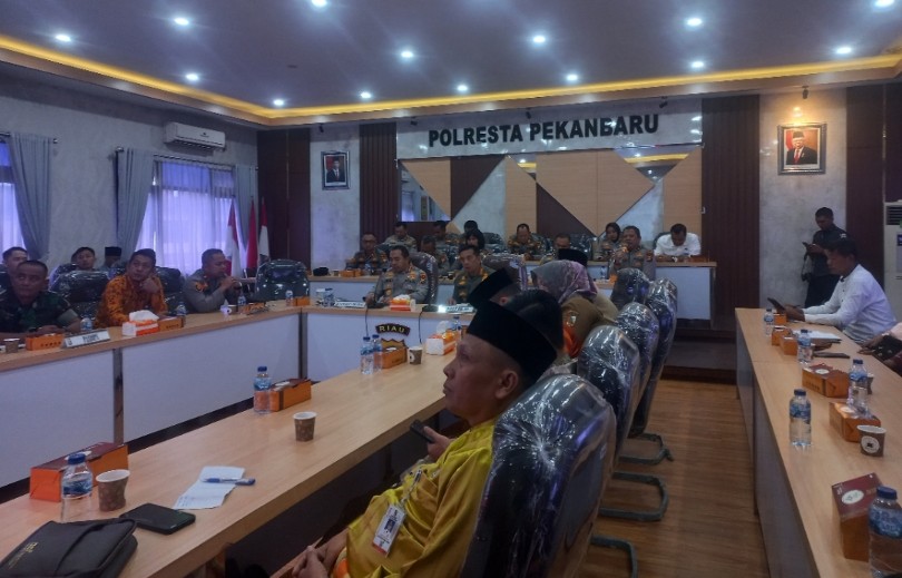 Rapat dipimpin Kapolresta Pekanbaru Kombes Pol Jeki Rahmat Mustika (foto/Dini)