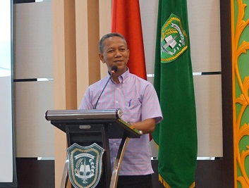 Rektor UIR Prof Dr H Syafrinaldi, SH, MCL