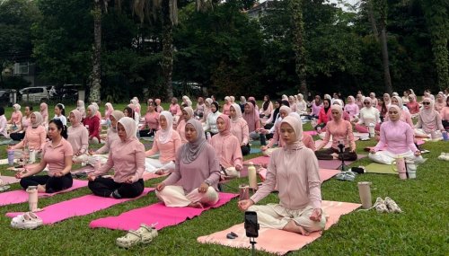 ARYADUTA Pekanbaru dan Bloomin Wellness ajak masyarakat hidup sehat lewat yoga (foto/ist)