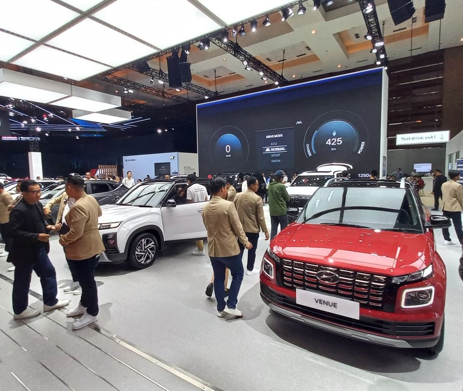 Booth Hyundai dalam pameran IIMS 2025